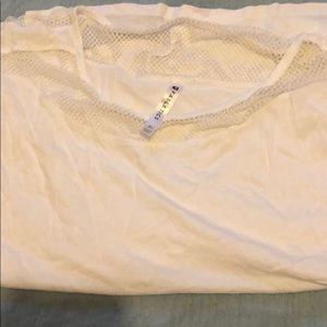 I’m selling this XL fabletics Shirt.